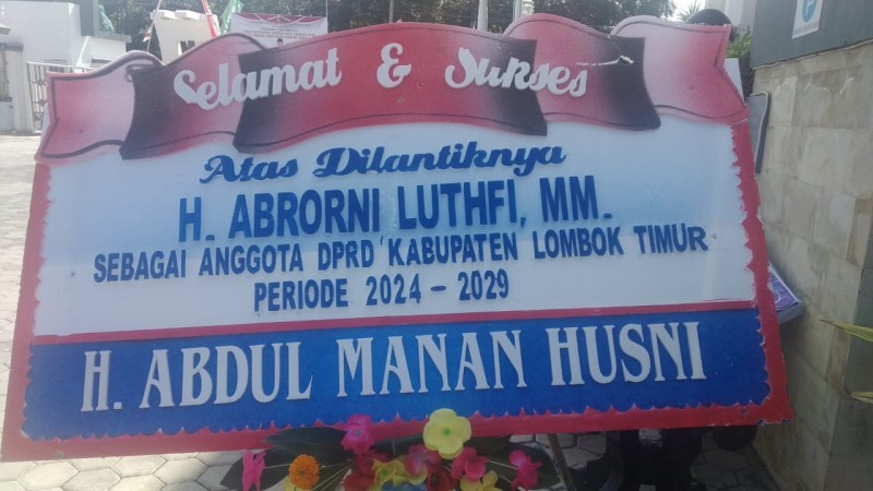 Foto Karangan Bunga dari H. Abdul Manan Husni, Mengenai Ucapan Selamat atas Pengucapan Sumpah & Janji Anggota DPRD Lotim Periode 2024-2029 (Sumber: Dok. Pribadi)